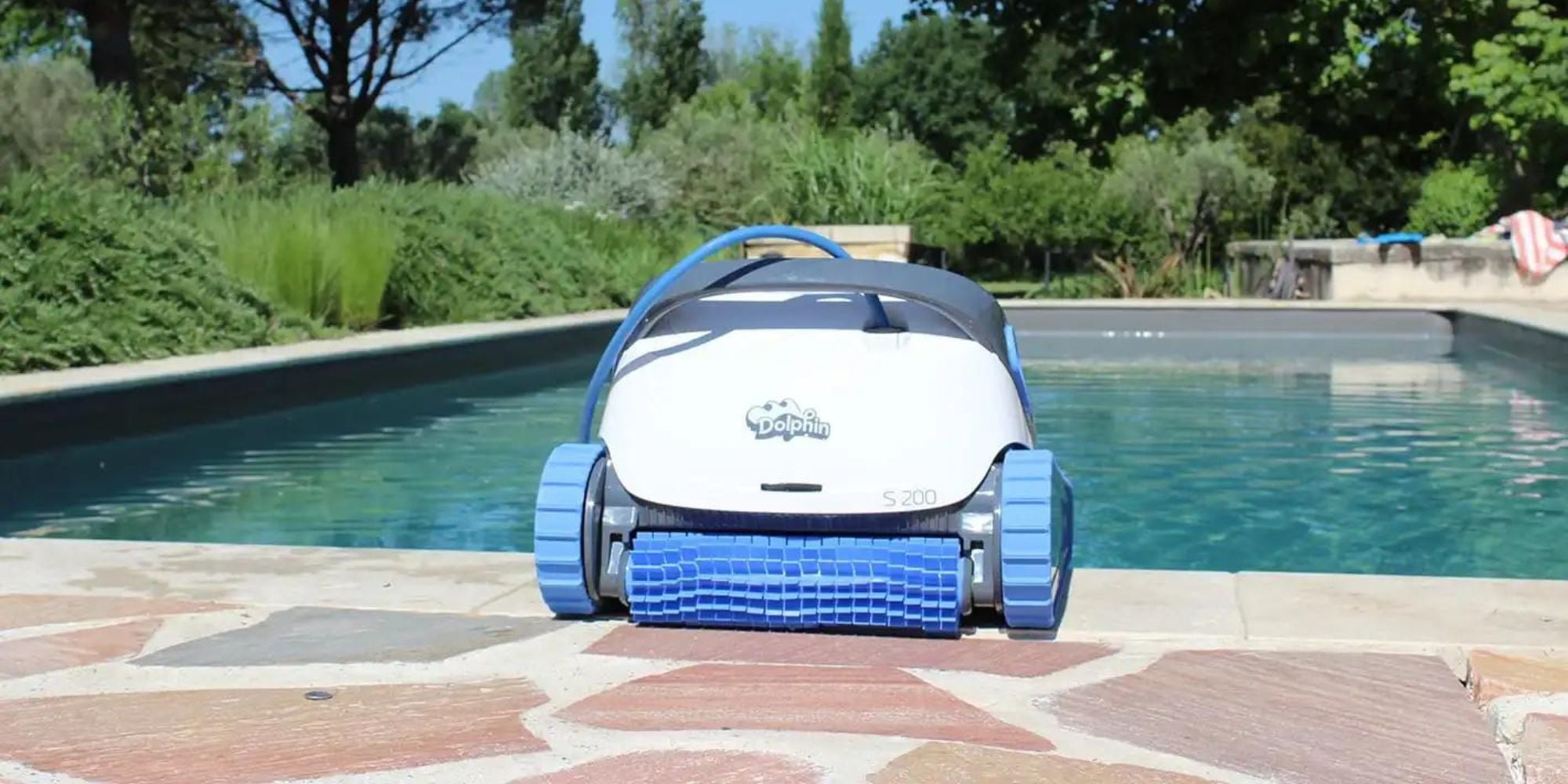 Peut-on nager lorsque le robot de piscine est en fonctionnement ?